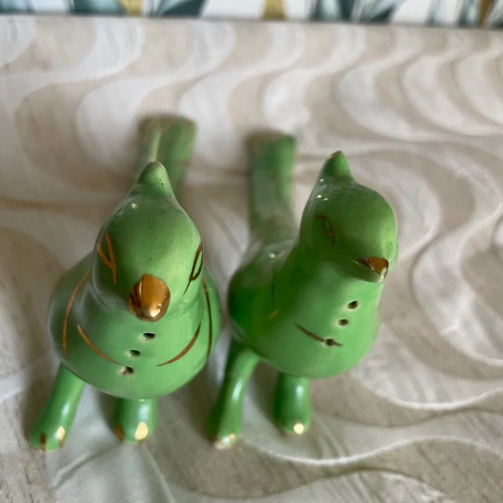 Mid century Green and Gold Ceramic Bird Salt and Pepper Shakers Set Souvenir